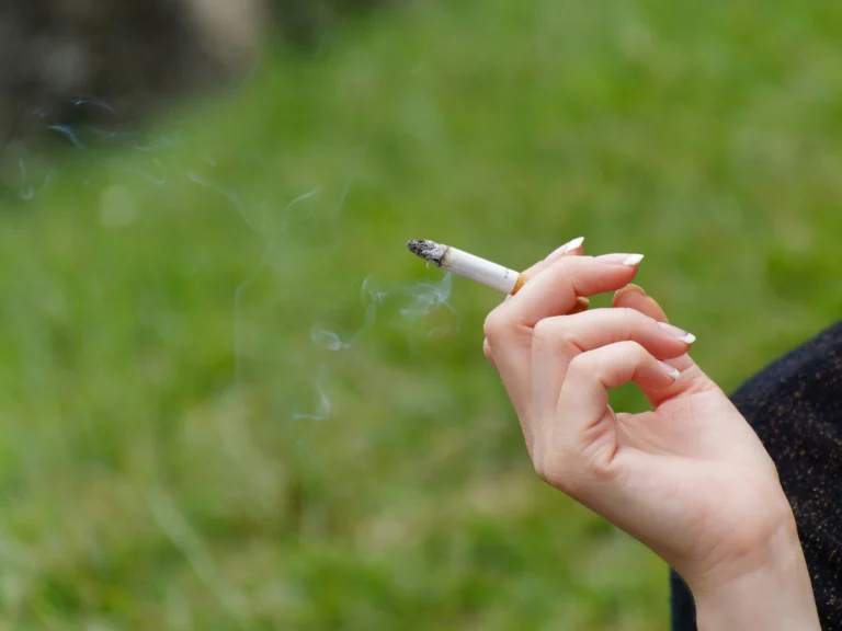 woman-smoking-scaled